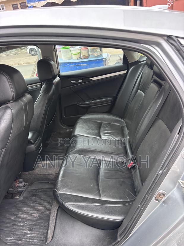 Honda Civic 2018 Silver