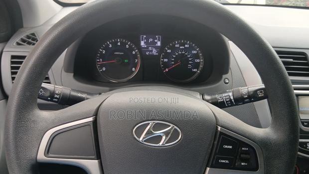 Hyundai Accent SE Hatchback 2017 Black