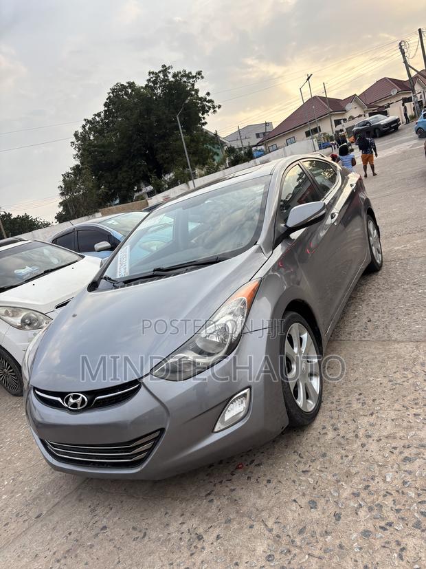 Hyundai Elantra Limited Sedan FWD (1.8L 4cyl 6A) 2013 Gray