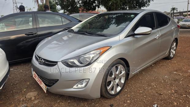 Hyundai Elantra 2017 Silver