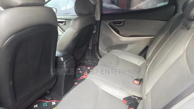 Hyundai Elantra 2017 Silver