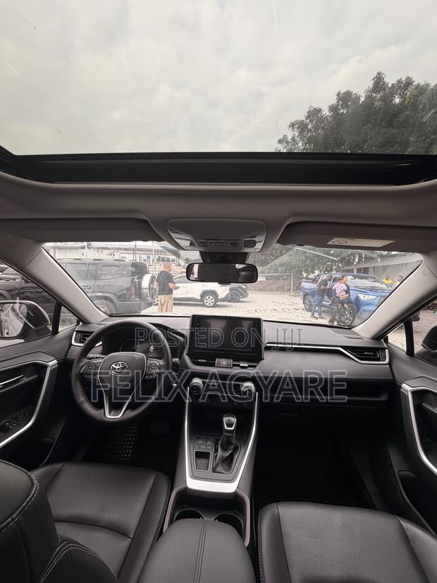 Toyota RAV4 XLE AWD 2020 White