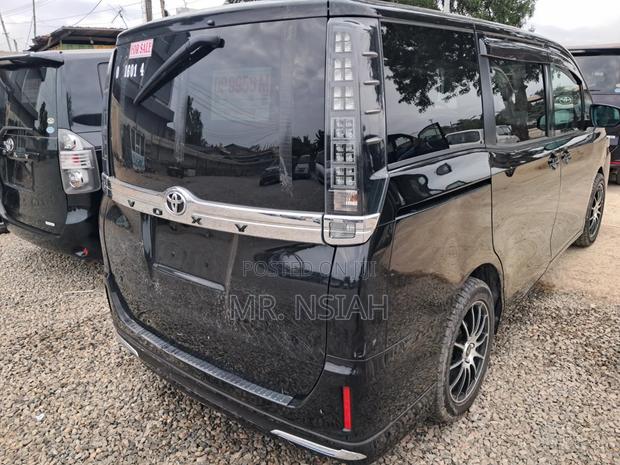 Toyota Voxy 2015 Black