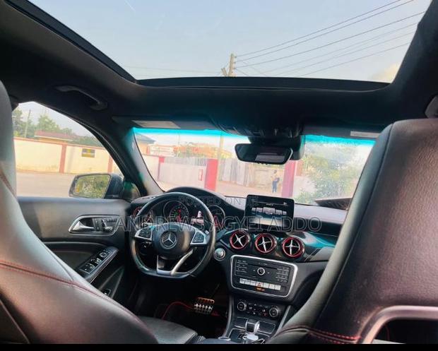 Mercedes-Benz C300 2019 White