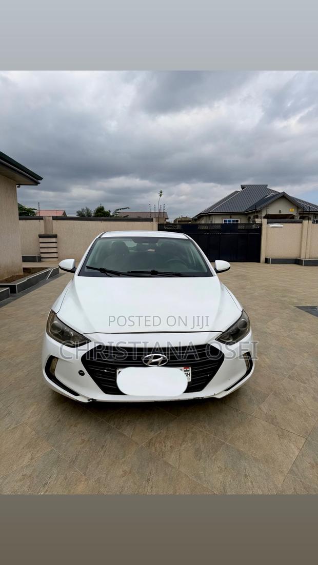 Hyundai Elantra SE Sedan FWD (2.0L 4cyl 6M) 2017 White
