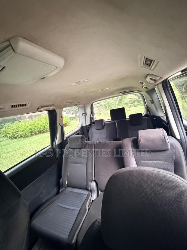 Toyota Voxy X 2WD 8-Seater 2014 Black