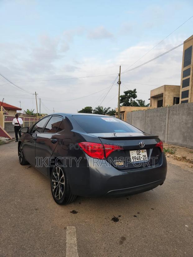 Toyota Corolla 2018 Gray