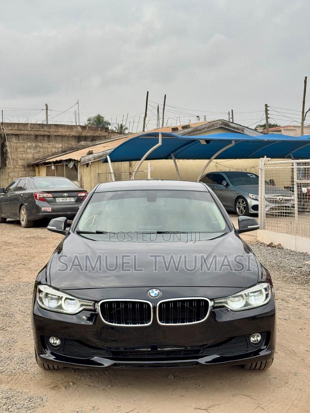 BMW 320i Sedan RWD 2018 Black