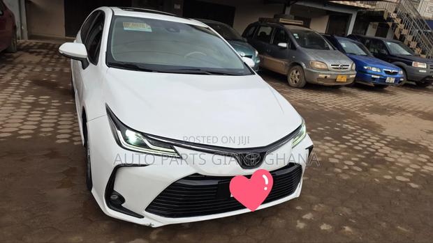 Toyota Corolla 2022 White