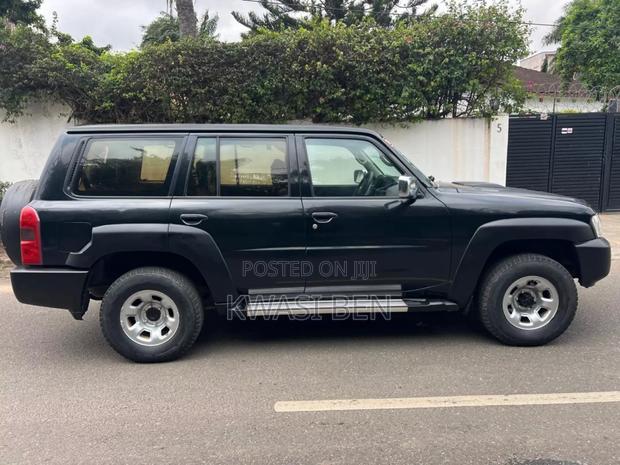 Nissan Patrol 2016 Gray