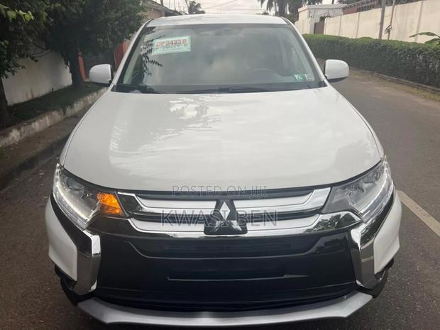 Mitsubishi Outlander 2018 White