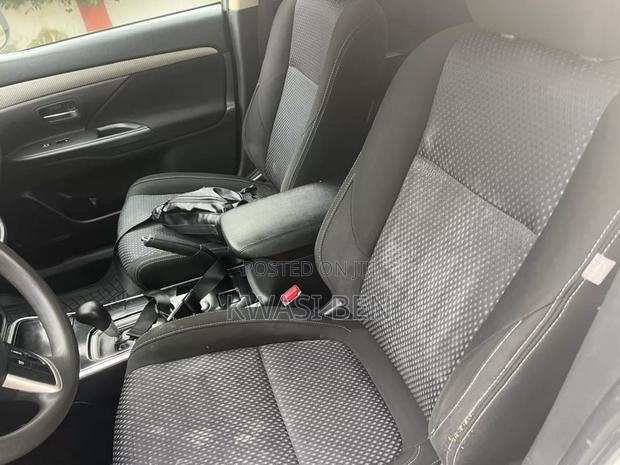 Mitsubishi Outlander 2018 White