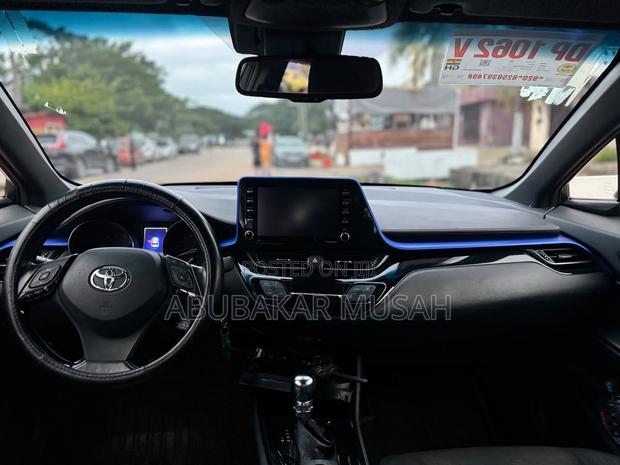 Toyota C-HR 2024 Gray