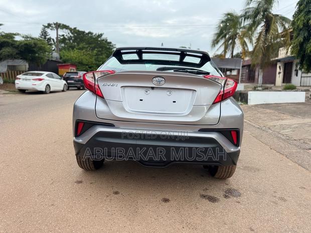 Toyota C-HR 2024 Gray