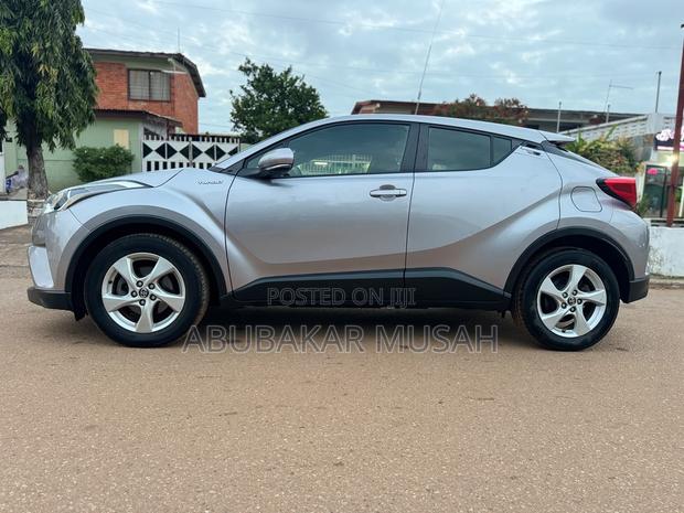 Toyota C-HR 2024 Gray