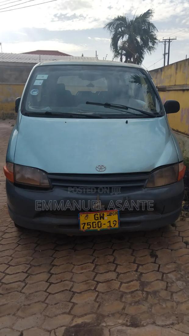 Toyota Grand HiAce 2002 Green