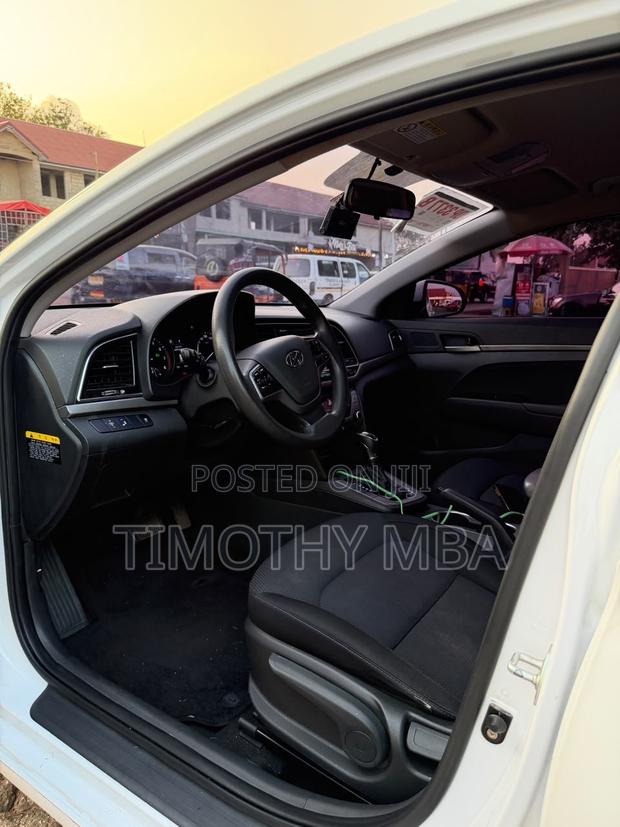 Hyundai Avante 2017 White