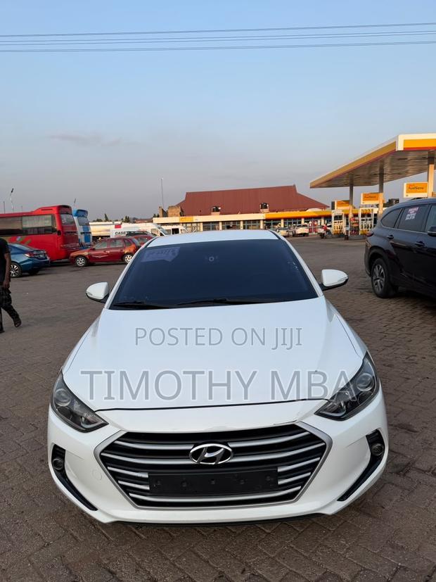Hyundai Avante 2017 White