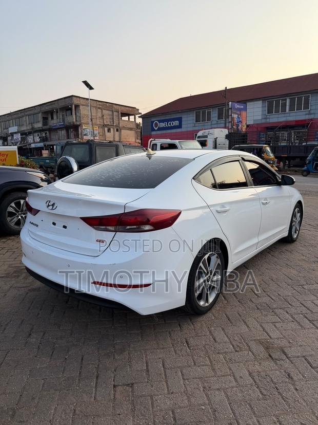 Hyundai Avante 2017 White