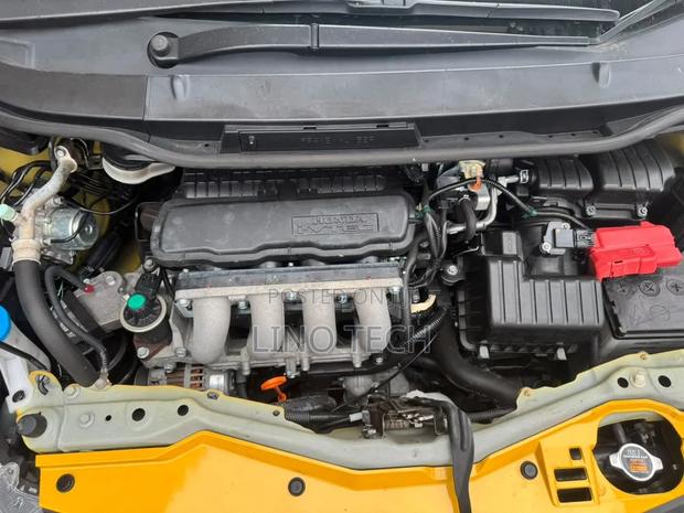 Honda Fit 2014 Yellow