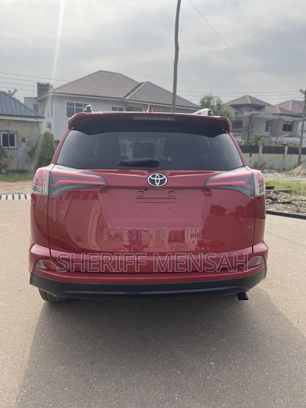 Toyota RAV4 XLE AWD (2.5L 4cyl 6A) 2016 Red