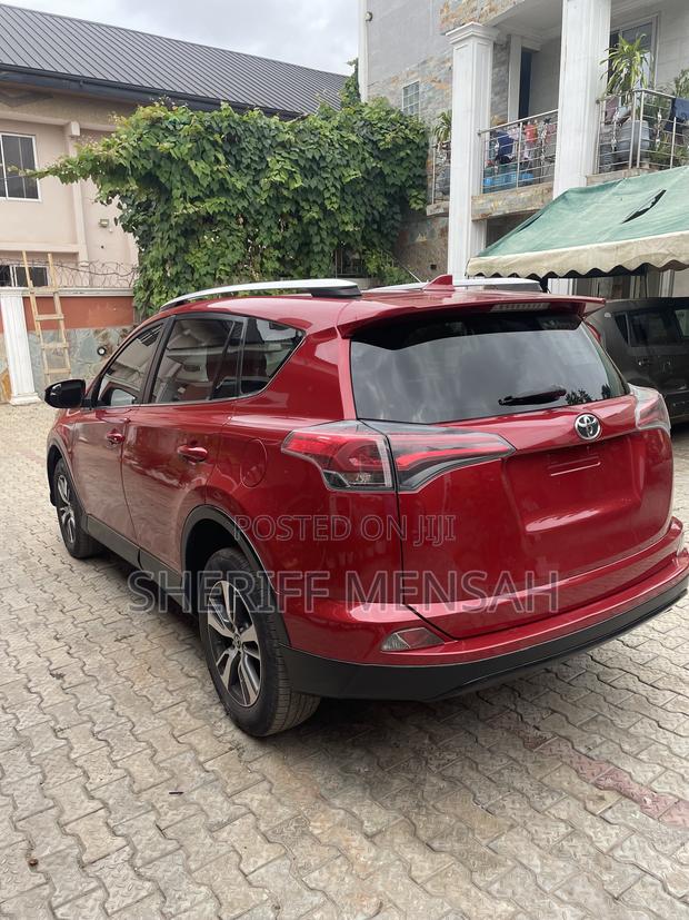 Toyota RAV4 XLE AWD (2.5L 4cyl 6A) 2016 Red