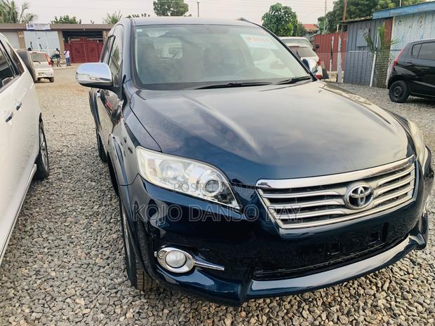 Toyota Vanguard 2013 Blue