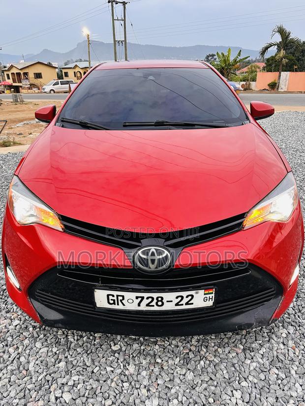 Toyota Corolla LE Eco (1.8L 4cyl 2A) 2018 Red
