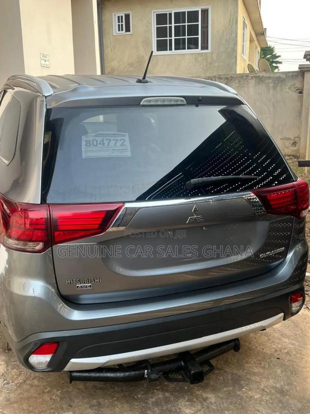 Mitsubishi Outlander 2.4 PHEV AWD 2017 Gray