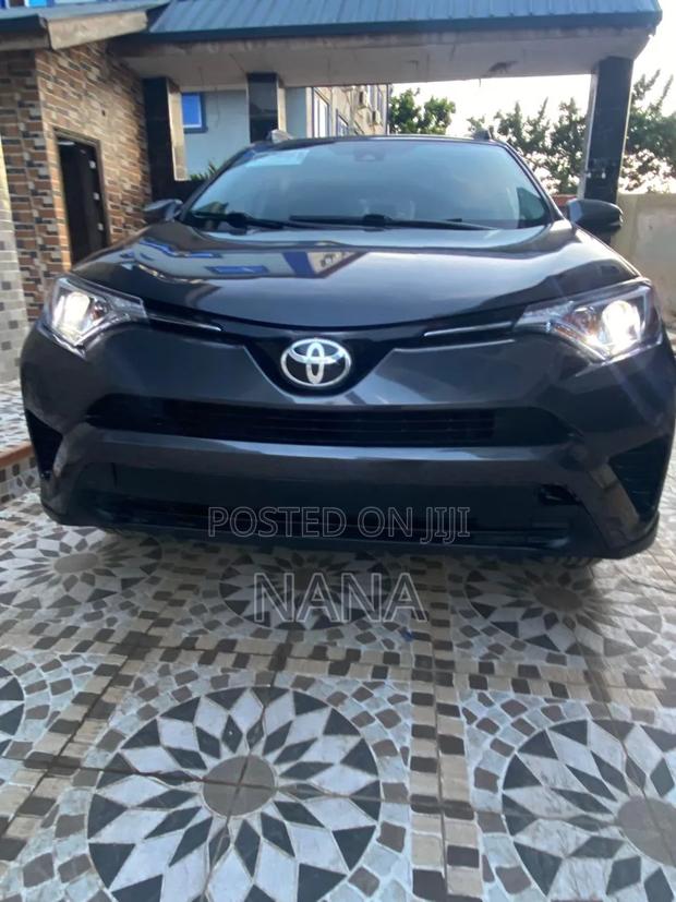 Toyota RAV4 LE 4dr SUV AWD (2.5L 4cyl 6A) 2018 Black