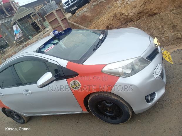 Toyota Vitz 2014 Silver