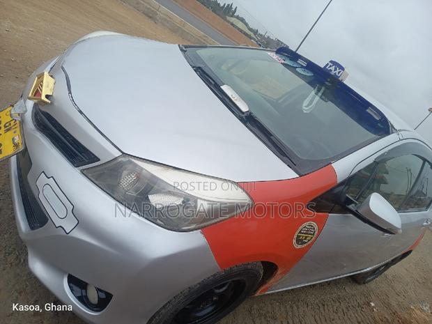Toyota Vitz 2014 Silver