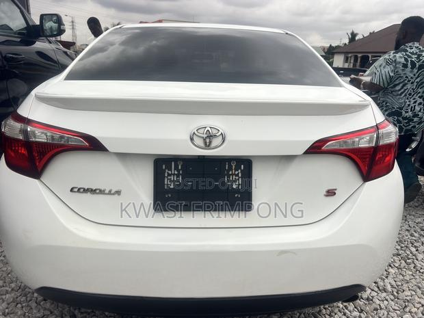 Toyota Corolla S 4dr Sedan (1.8L 4cyl CVT) 2016 White