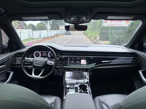 Audi Q8 2021 Silver