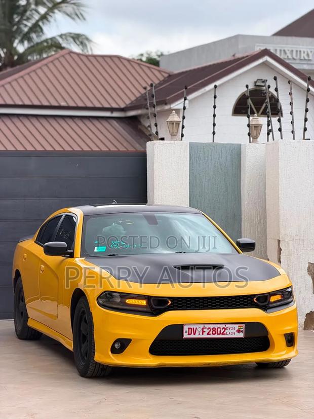 Dodge Charger 2017 Yellow