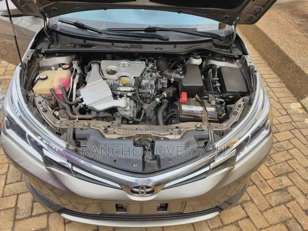 Toyota Corolla 2018 Ivory
