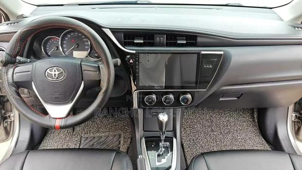 Toyota Corolla 2018 Ivory
