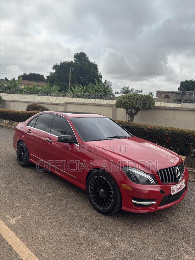 Mercedes-Benz C250 2013 Red