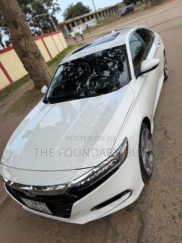 Honda Accord Touring 2.0T 2020 White