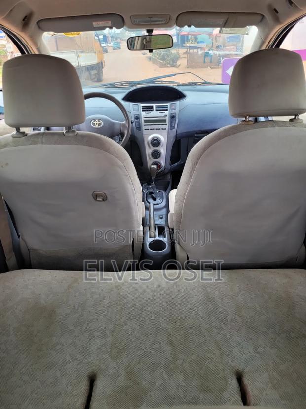 Toyota Vitz 2010