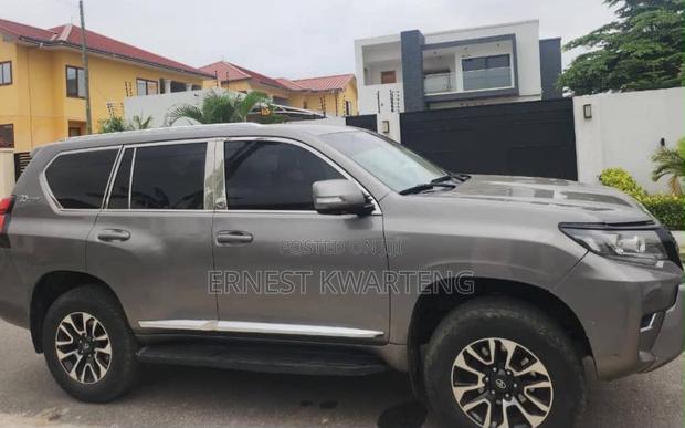 Toyota Land Cruiser Prado 2015 Gray