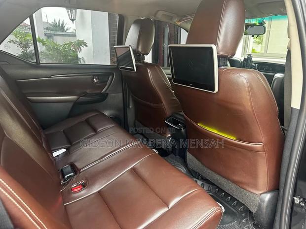 Toyota Fortuner 2018 Black