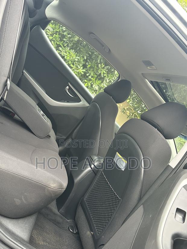 Hyundai Elantra Limited PZEV 4dr Sedan (1.8L 4cyl 6A) 2015 Silver