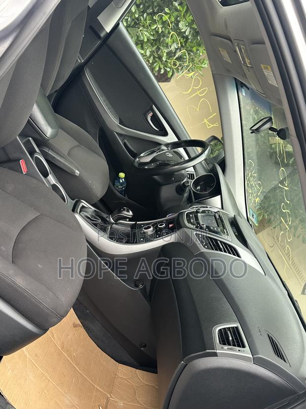 Hyundai Elantra Limited PZEV 4dr Sedan (1.8L 4cyl 6A) 2015 Silver