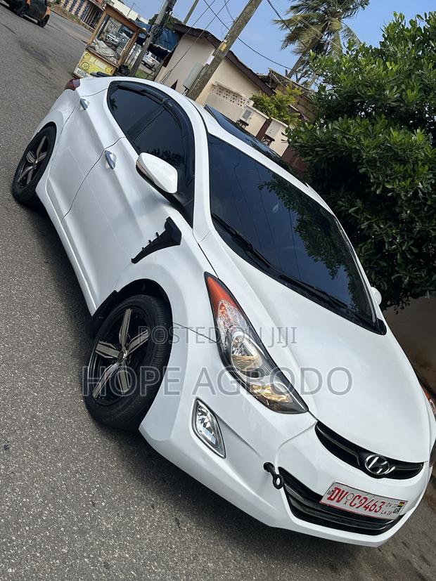 Hyundai Elantra Limited Sedan FWD (1.8L 4cyl 6A) 2013 White