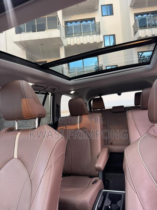 Toyota Grand Highlander Platinum AWD 2024 Gray