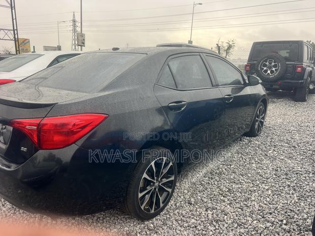 Toyota Corolla XSE (1.8L 4cyl 2A) 2018 Black
