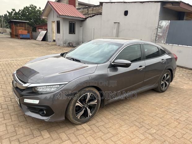 Honda Civic Touring 4dr Sedan (1.5L 4cyl) 2016 Gray