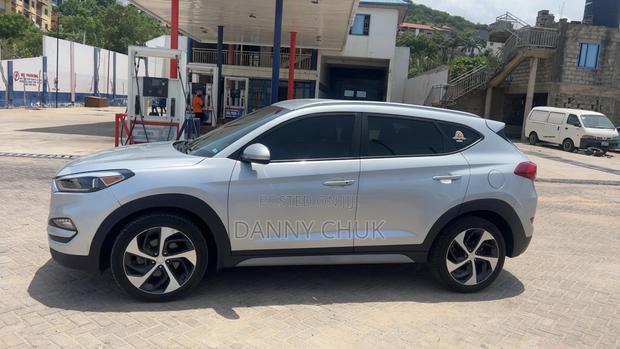 Hyundai Tucson Sport AWD 2017 Silver