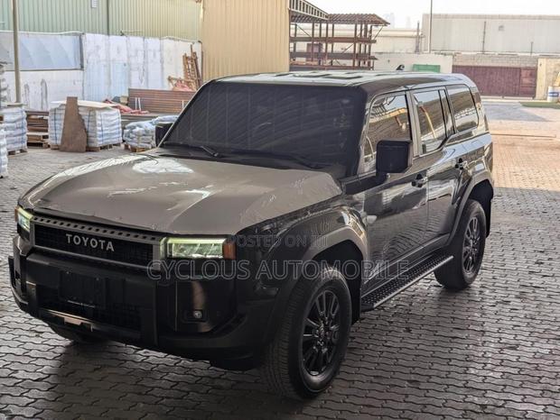 New Toyota Land Cruiser Prado 2.7 2024 Black